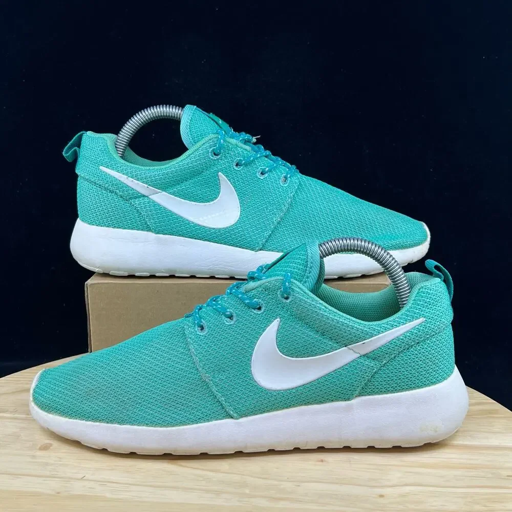 Nike Roshe Teal Blue/ White Womens athletic shoe Size 8.5